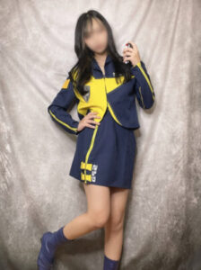 ポリスイエロー